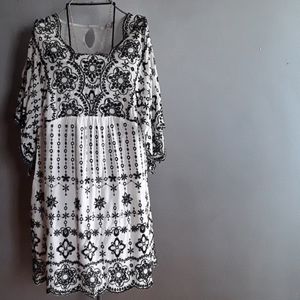 Scalloped sleeves dress